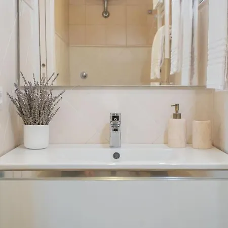 Pgrhome Colosseo 11 شقة